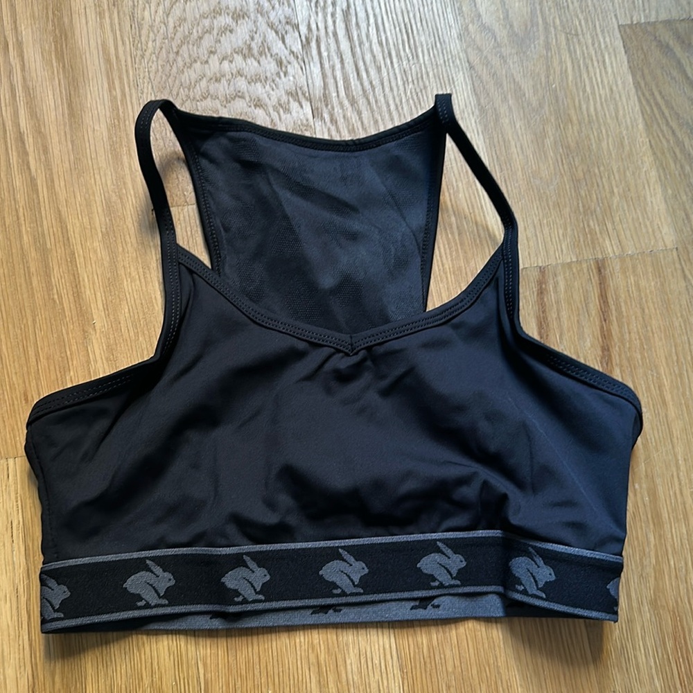 Run In Rabbit Strappy Back Pocket Bra